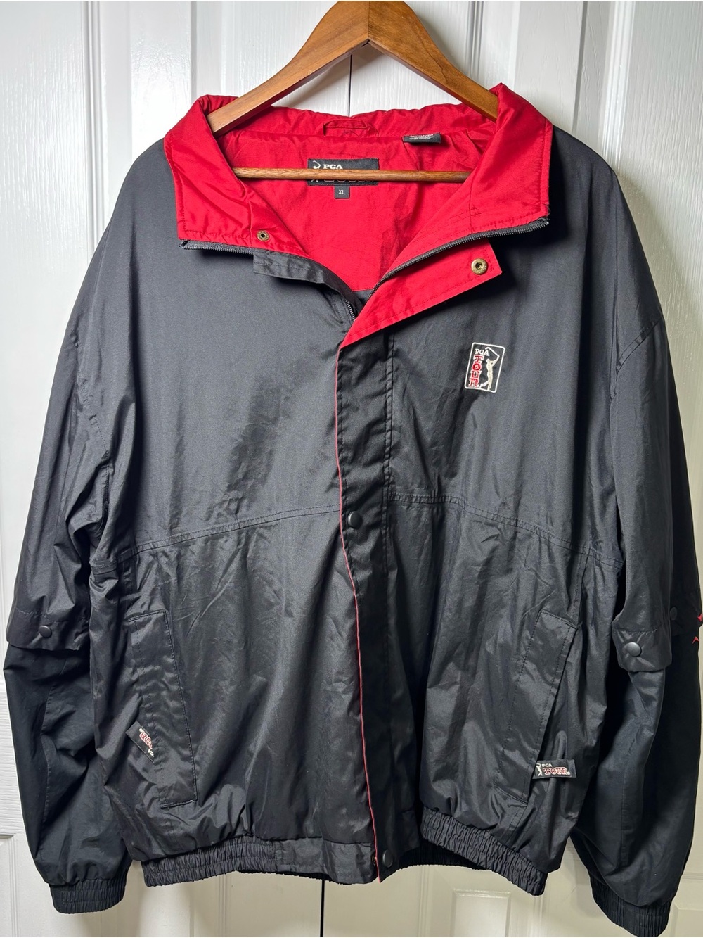 PGA TOUR XL Black & Red Convertible Windbreaker Jacket – Detachable Sleeves - Picture 2 of 12